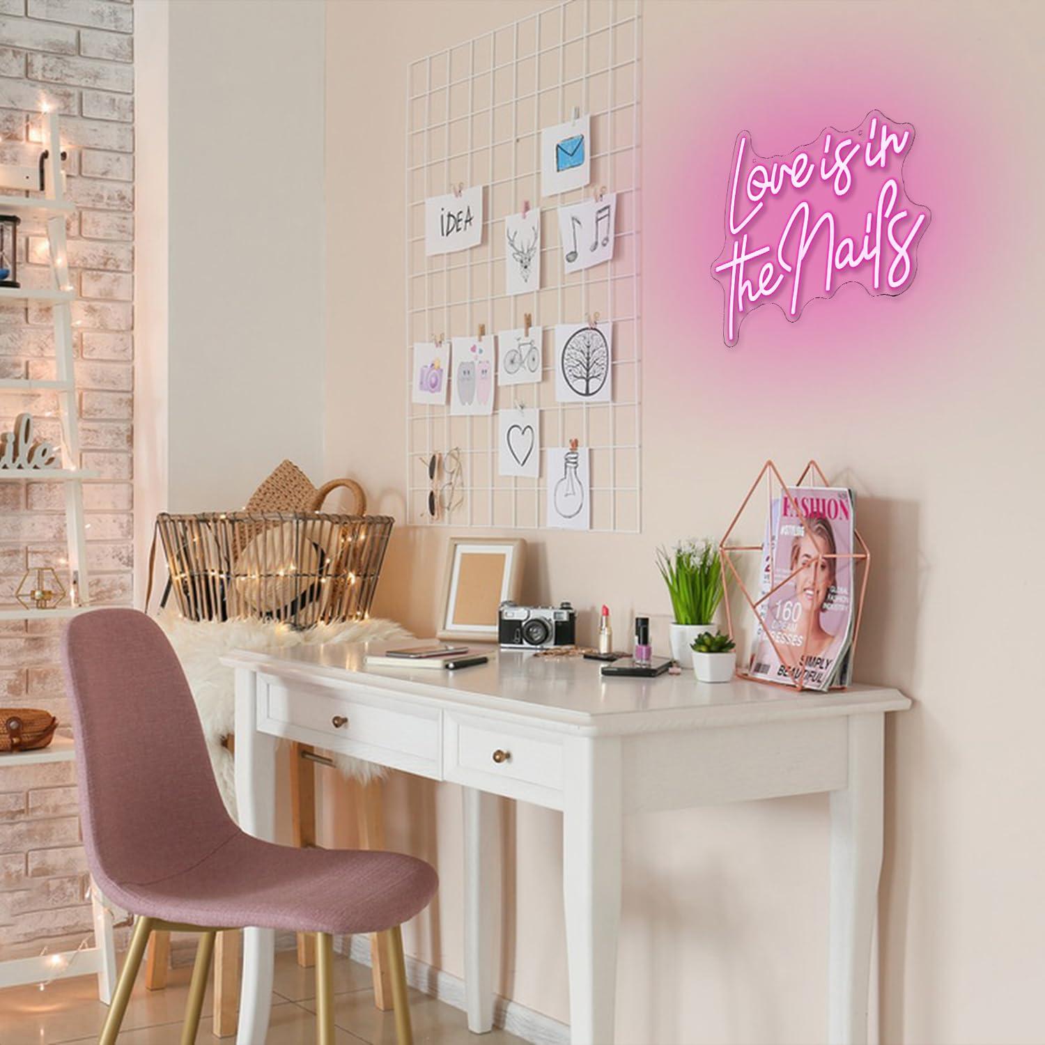 Love Is In The Nails Neon Sign - Beauty No Makeup recension och pris